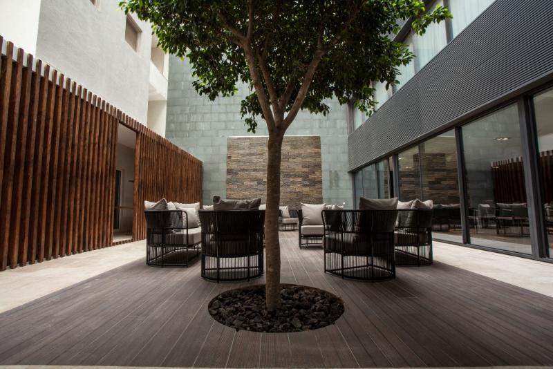 פראייה Hotel Perola מראה חיצוני תמונה